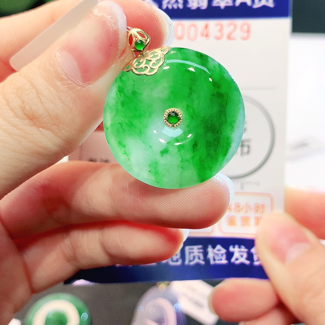 翡翠18K金镶嵌吊坠(不含链)