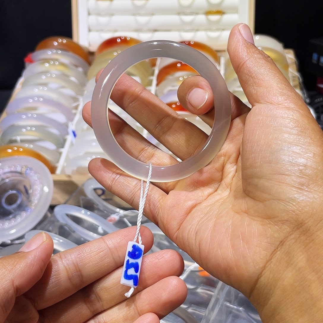 d***y手镯玛瑙/玉髓合金