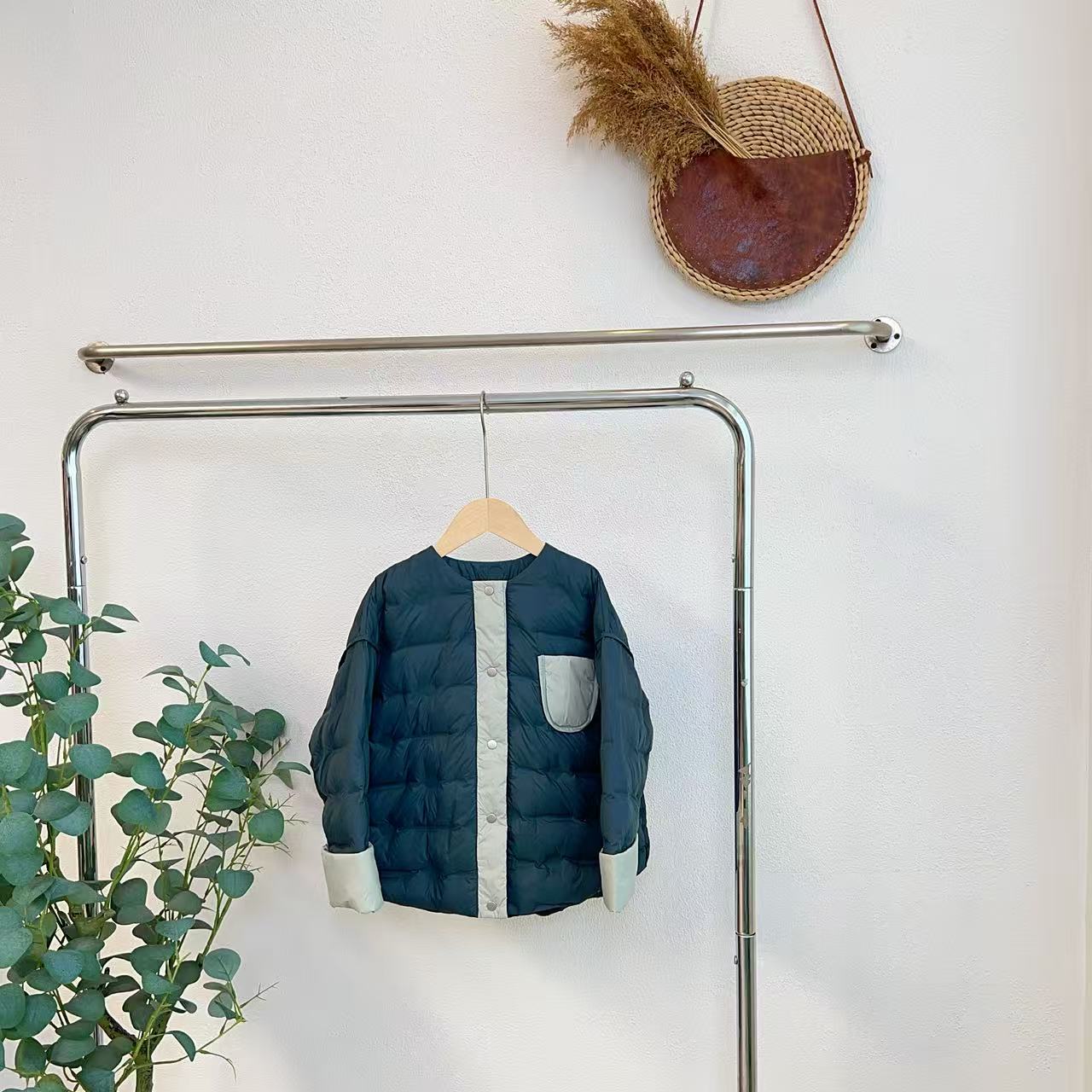 0107听墨绿色薄款鹅绒服