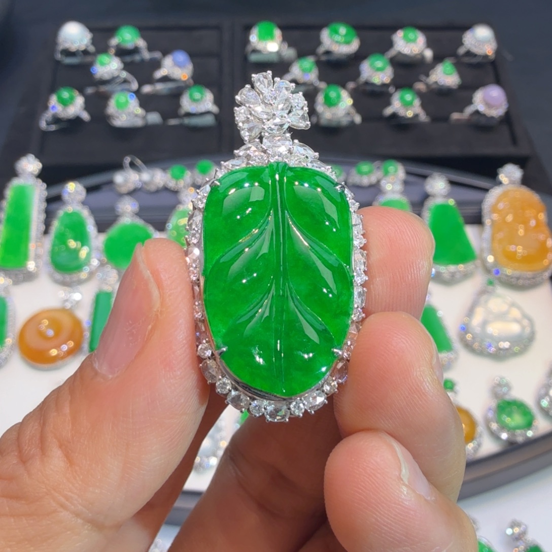 翡翠18K金镶嵌颈饰收到货48小时鉴赏期