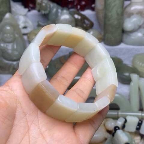 和田玉未镶嵌把件温*