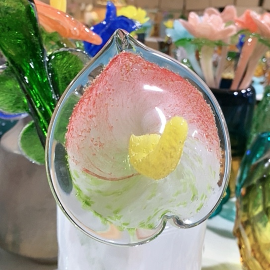 琉璃花瓶高45厘米宽9厘米