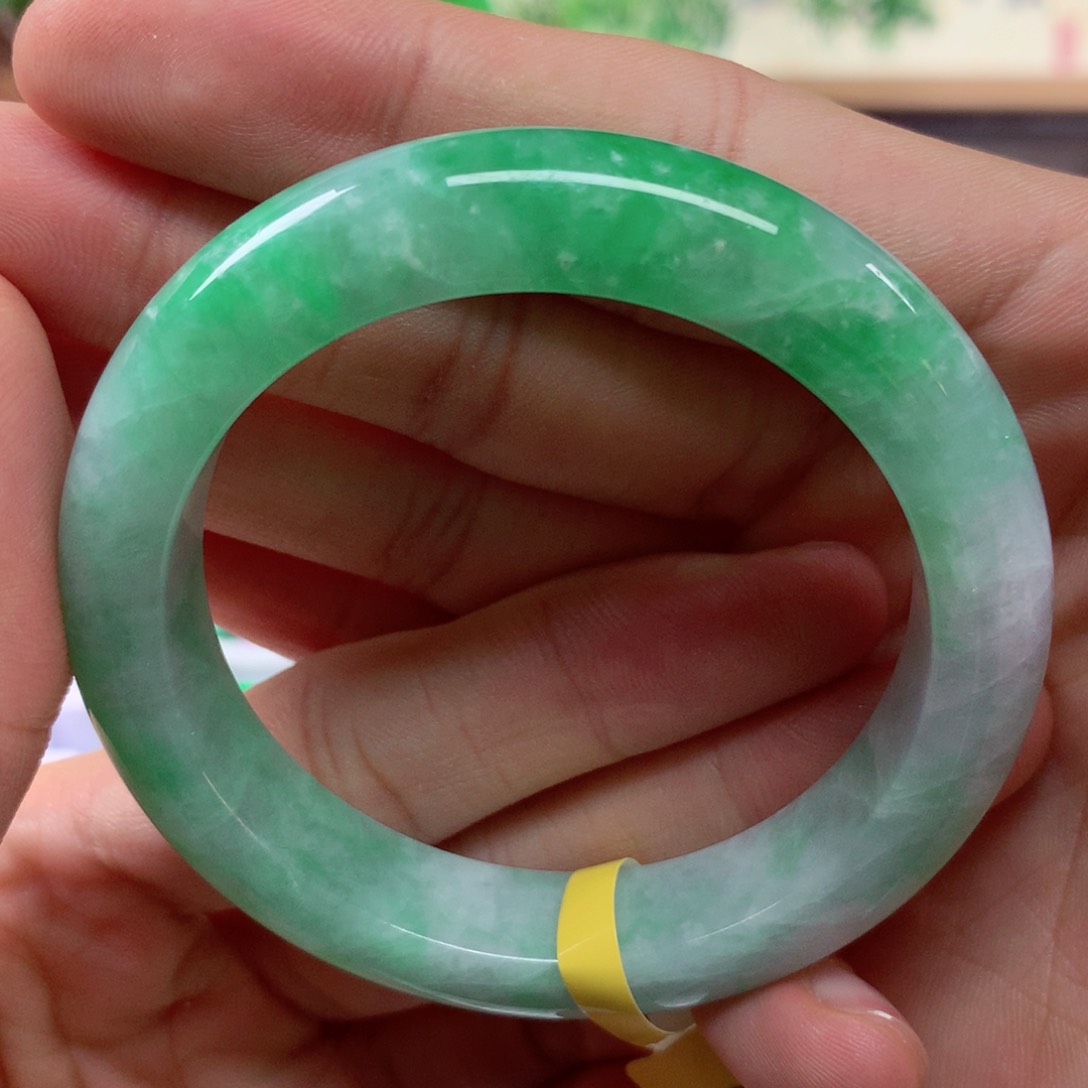 翡翠手镯未镶嵌缅甸翡翠