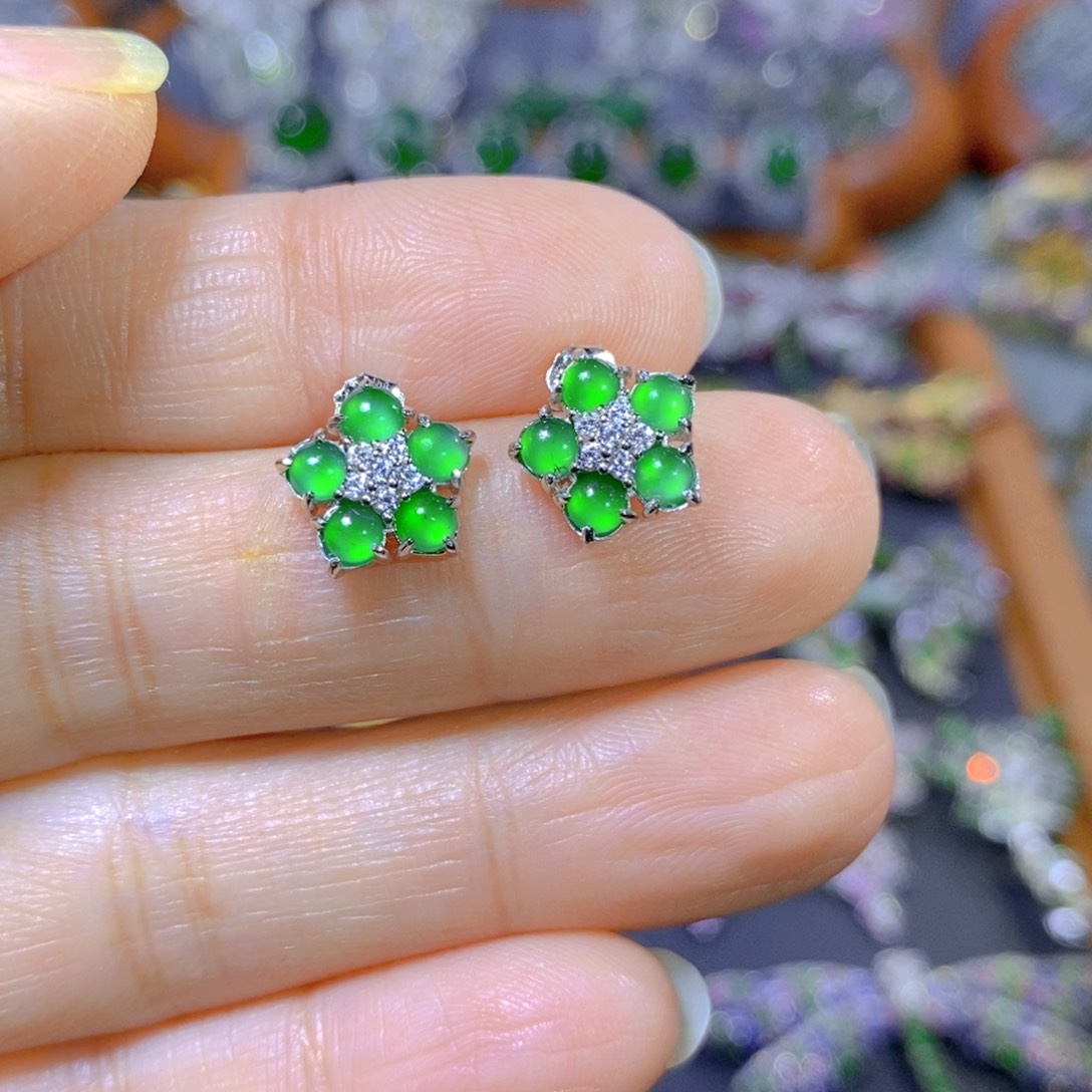 翡翠颈饰银S925镶嵌天然翡翠