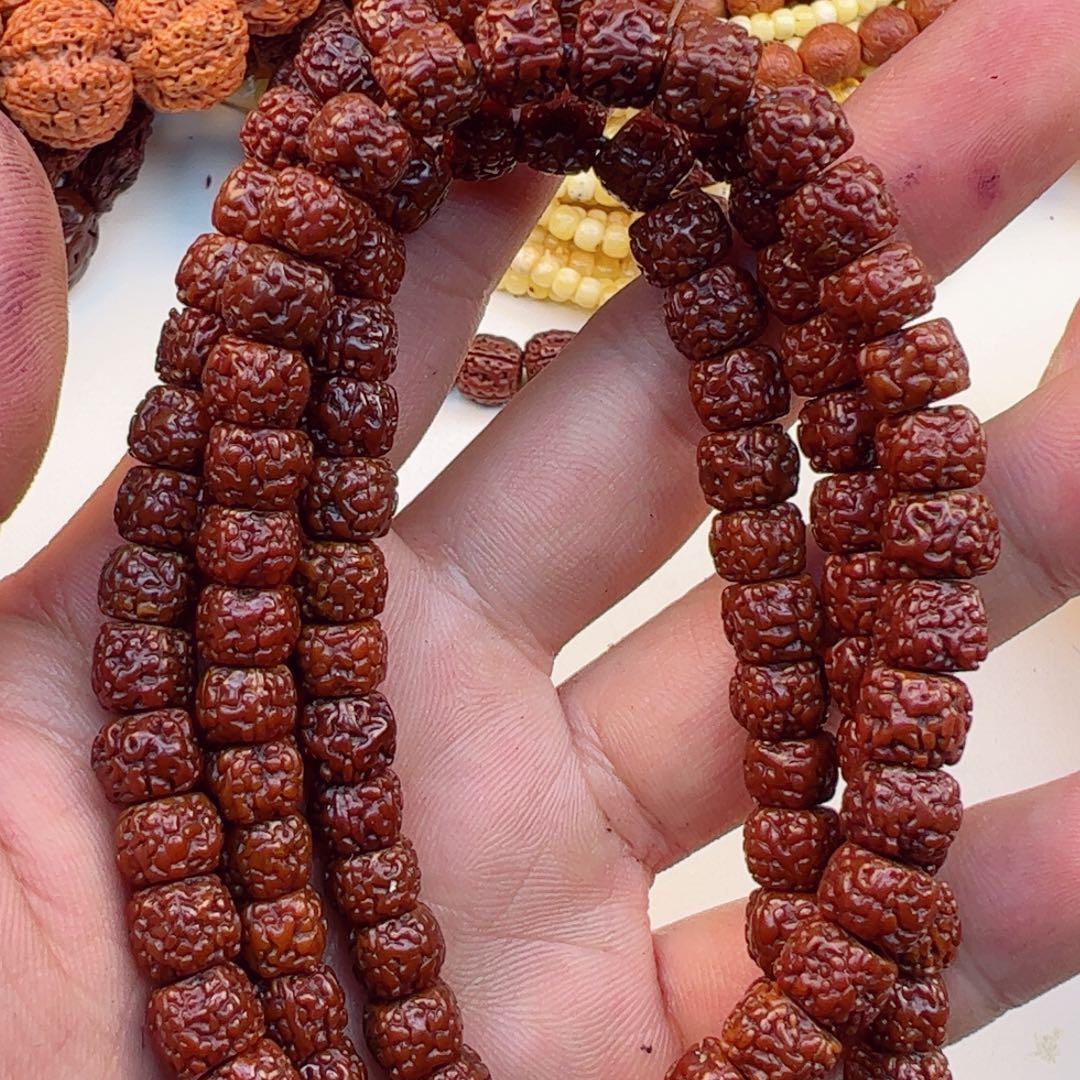 大叶紫檀（黑酸枝木类）