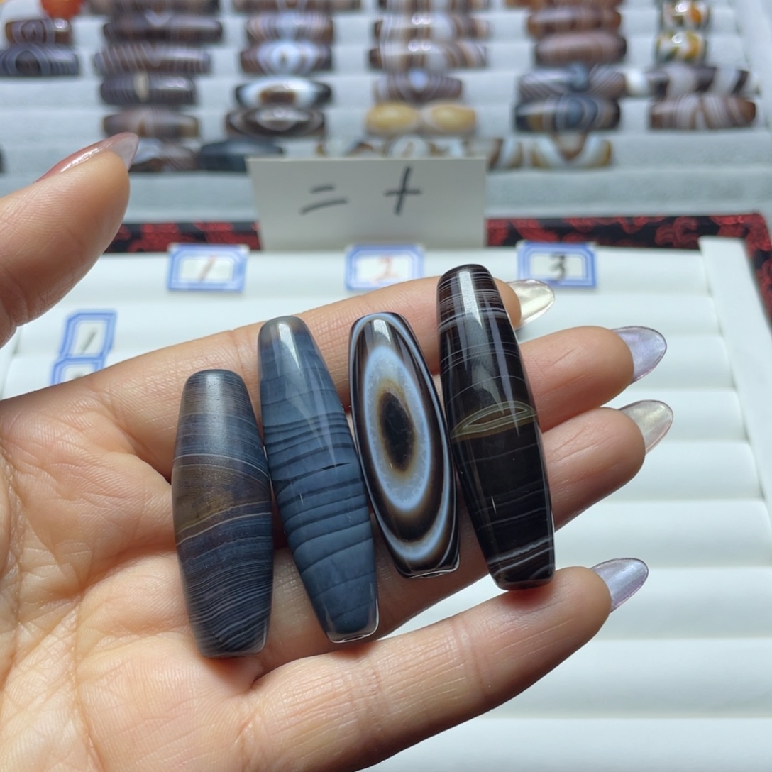 蓝***雨玛瑙/玉髓合金珠宝奇石