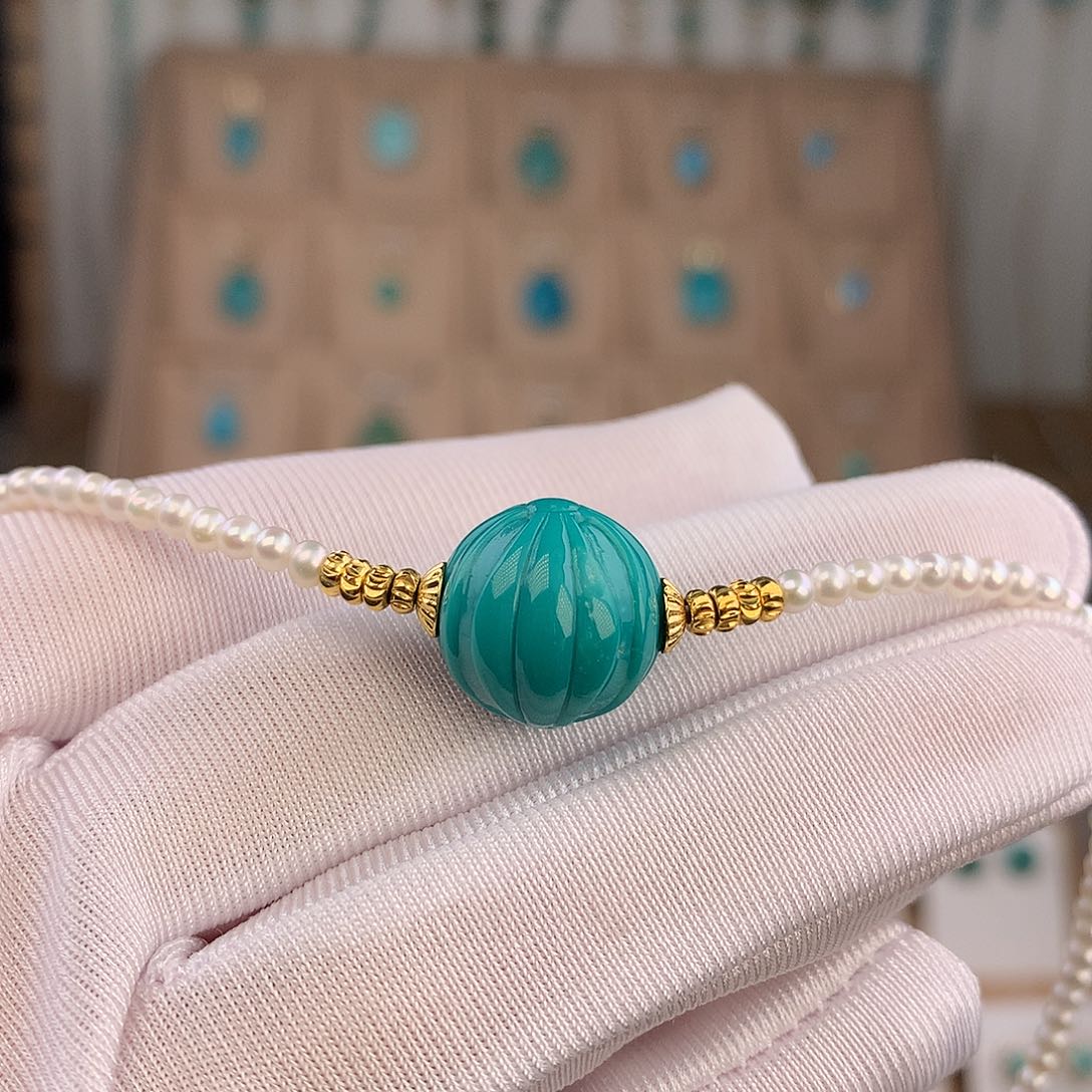 绿松石未镶嵌颈饰