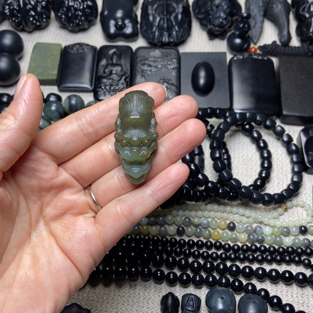 和田玉颈饰未镶嵌图*乐