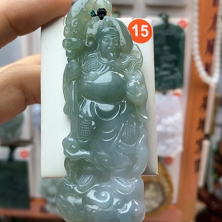 翡翠颈饰未镶嵌每天