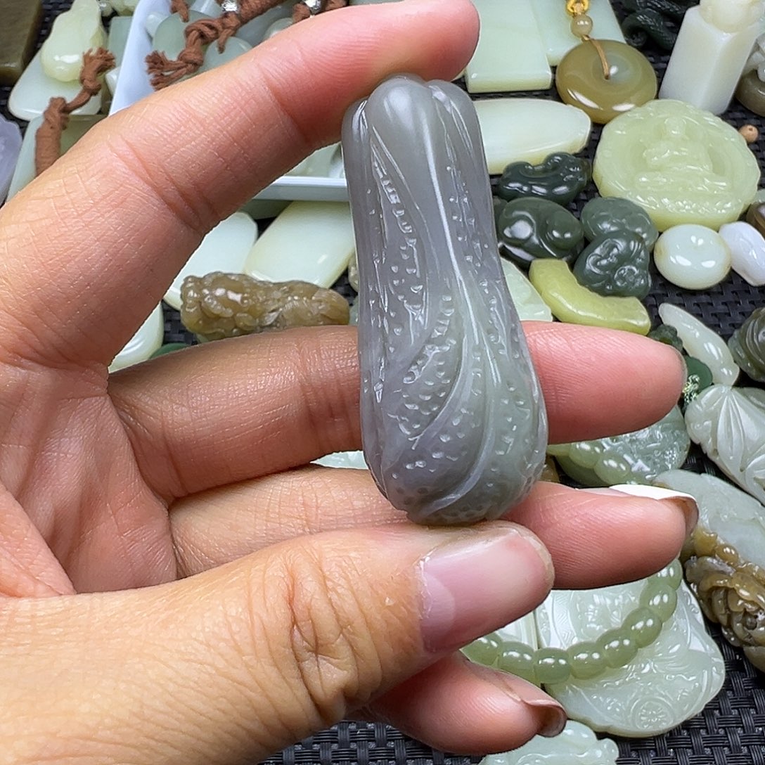 和田玉未镶嵌颈饰卡51.7
