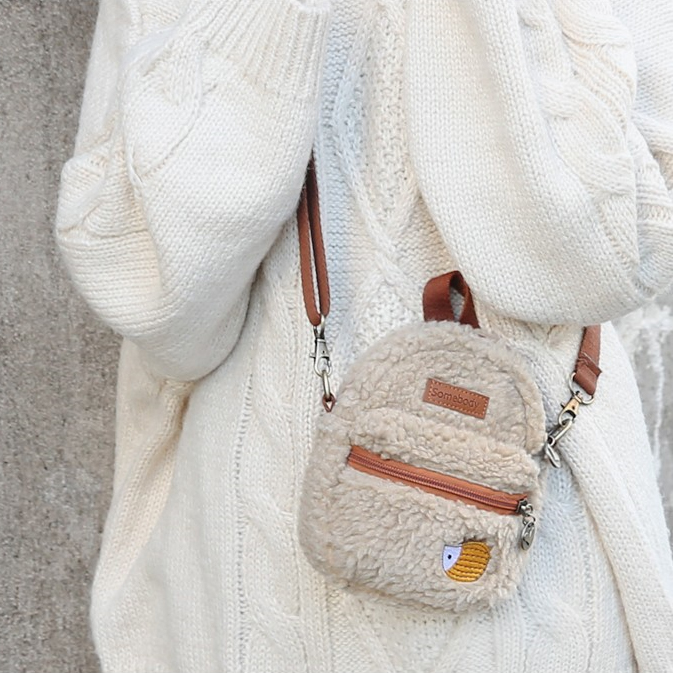 三色补丁小刺猬刺绣挎包瑞丽风小众百搭毛绒包学生甜酷包包斜挎包