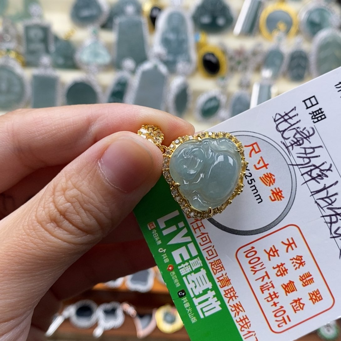 翡翠未镶嵌颈饰翡翠