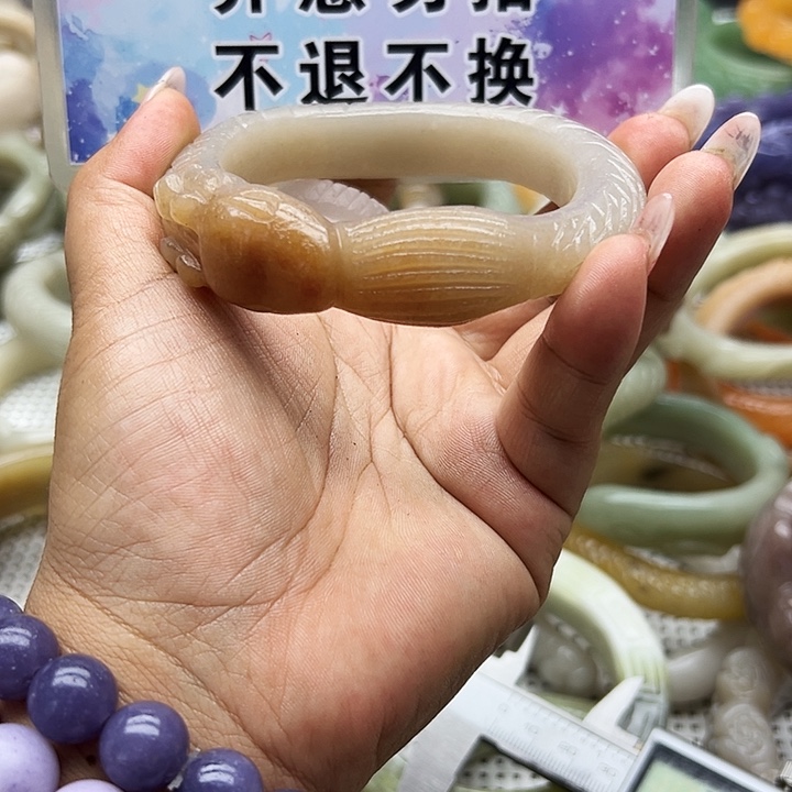 未镶嵌手镯石英岩玉馨*