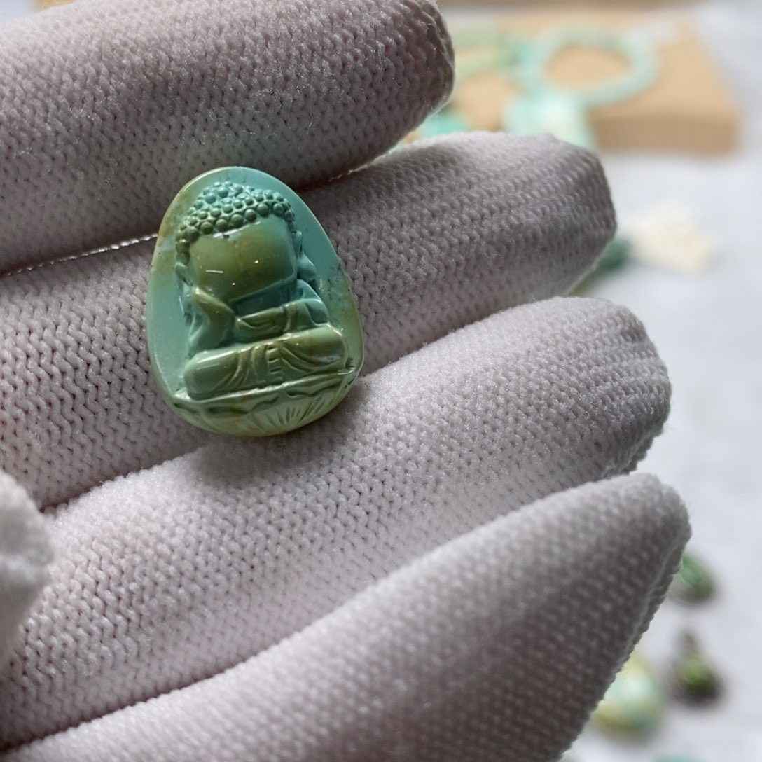 绿松石颈饰未镶嵌