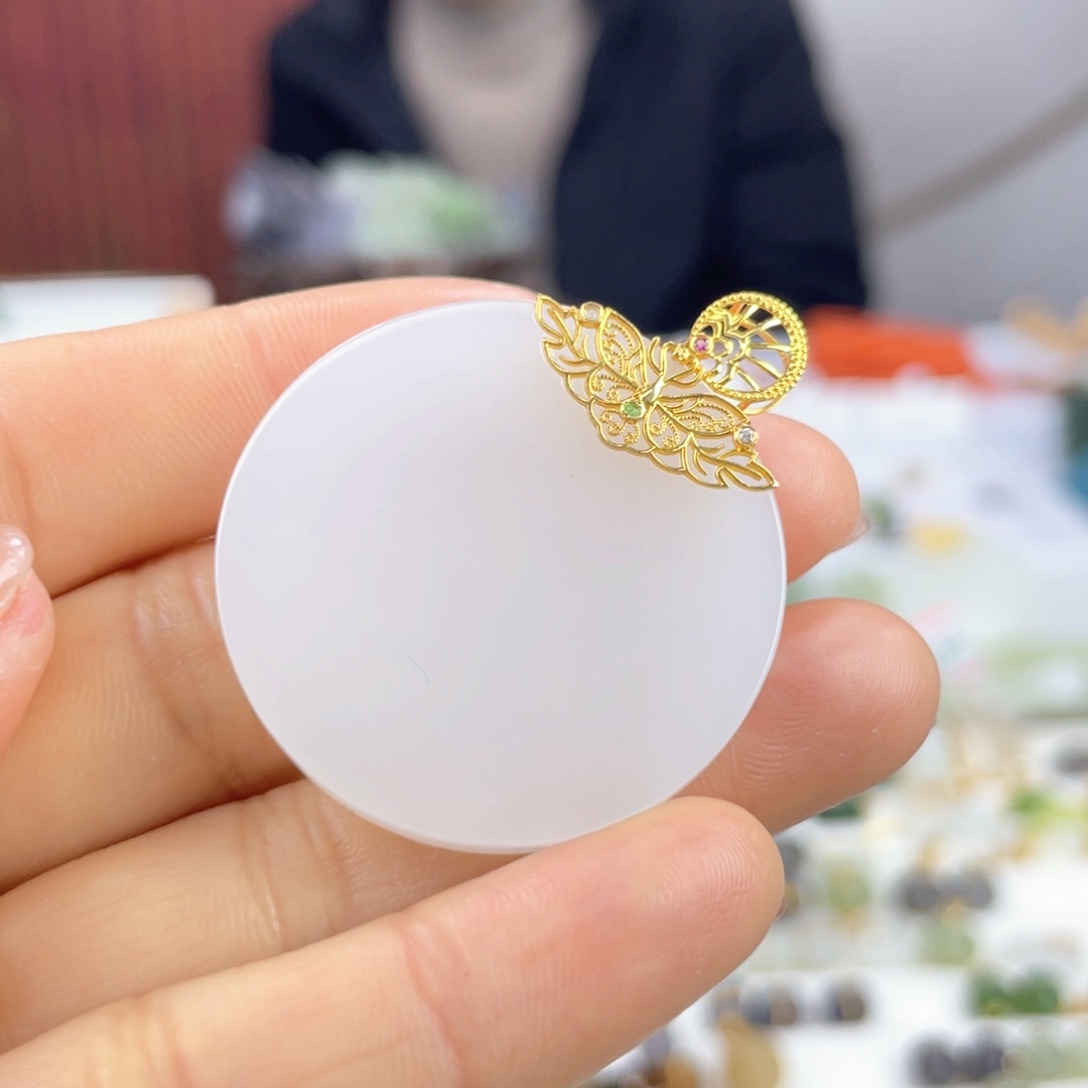 和田玉颈饰18K金镶嵌