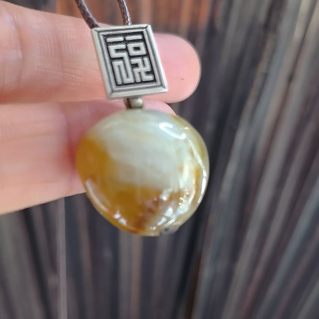 翡翠颈饰未镶嵌！！？？