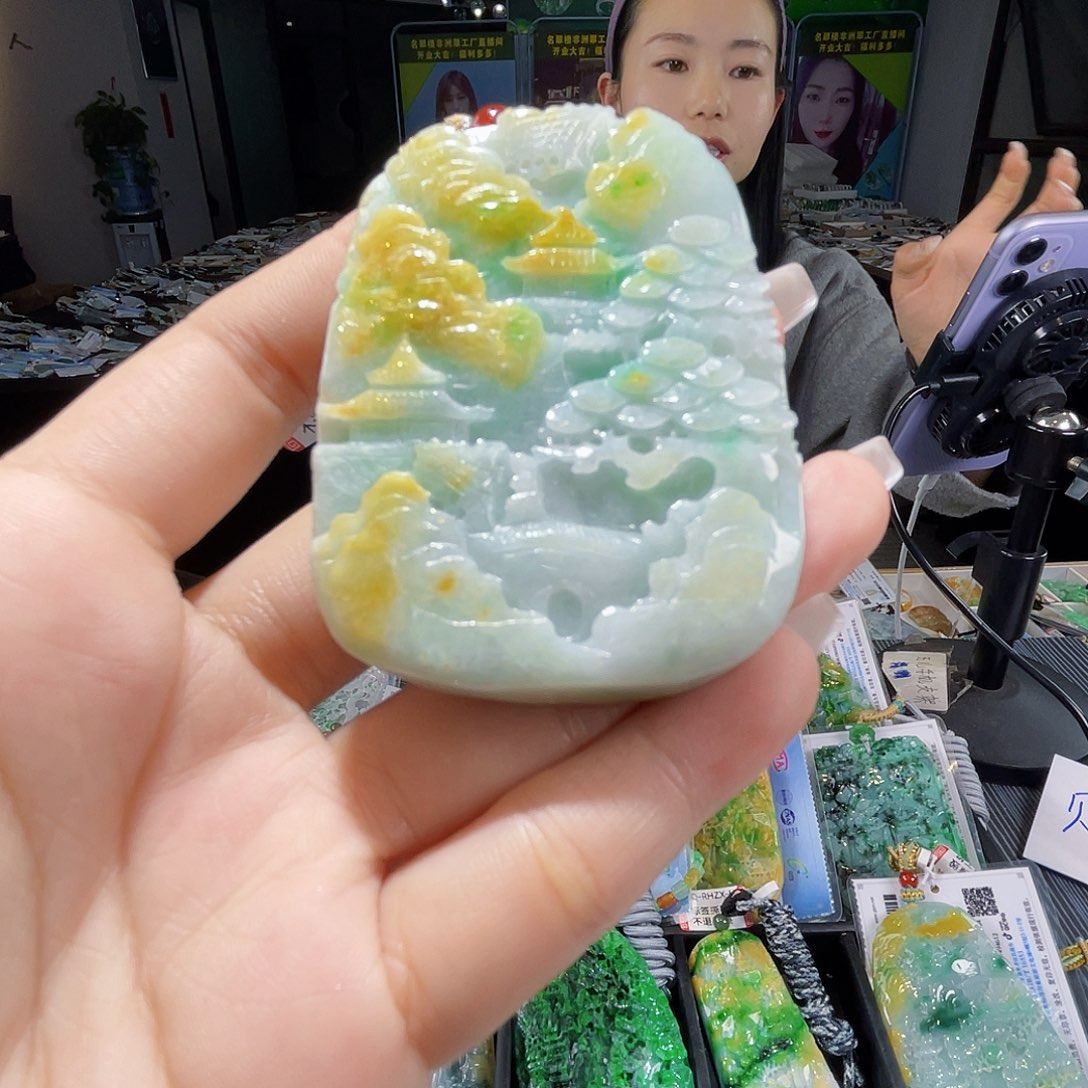 颈饰未镶嵌翡翠一