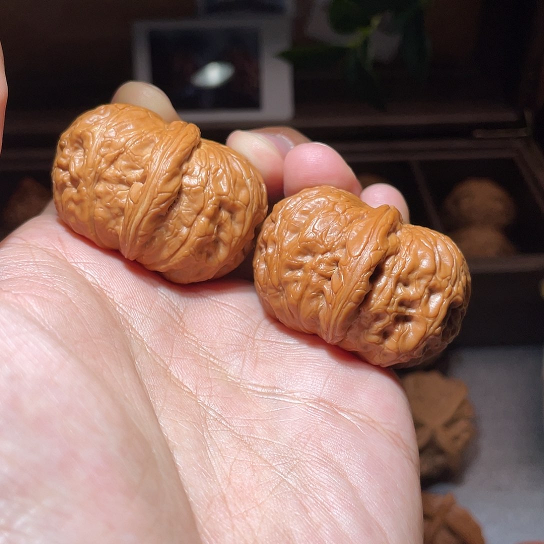 文玩核桃吊坠元宝