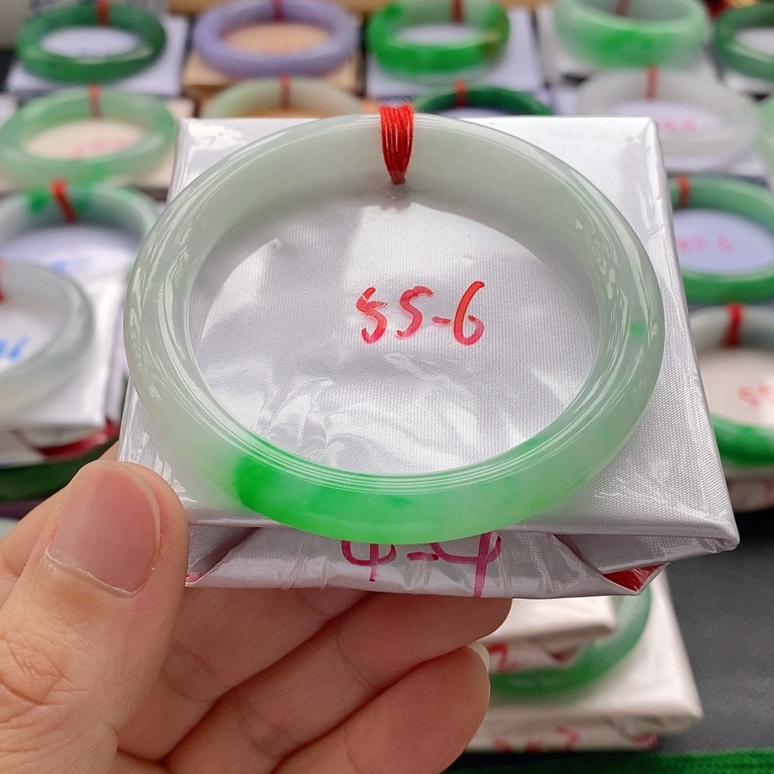 翡翠手镯未镶嵌10号