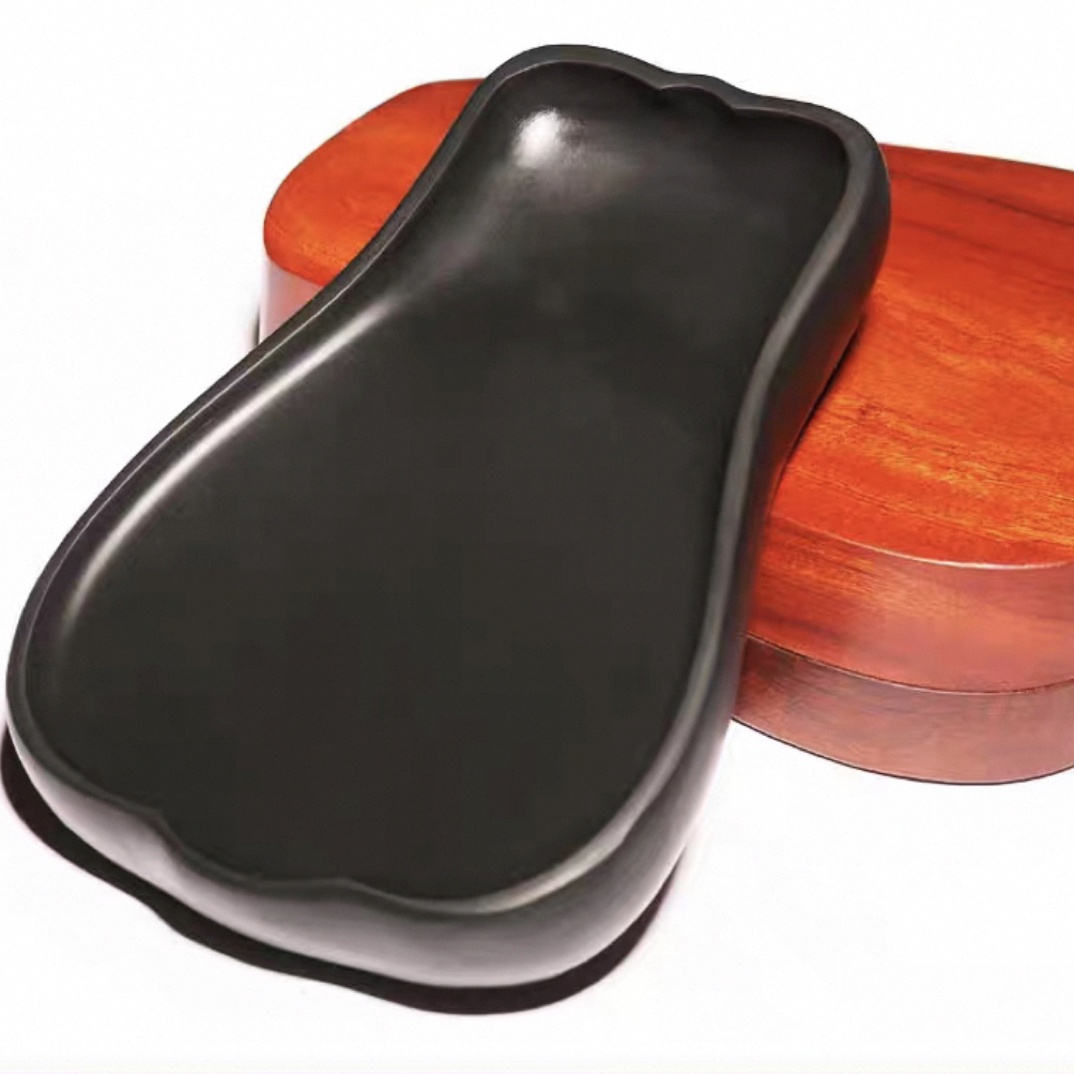 精品歙砚“蝉形砚”黑龙尾20×13×2.5（一方）