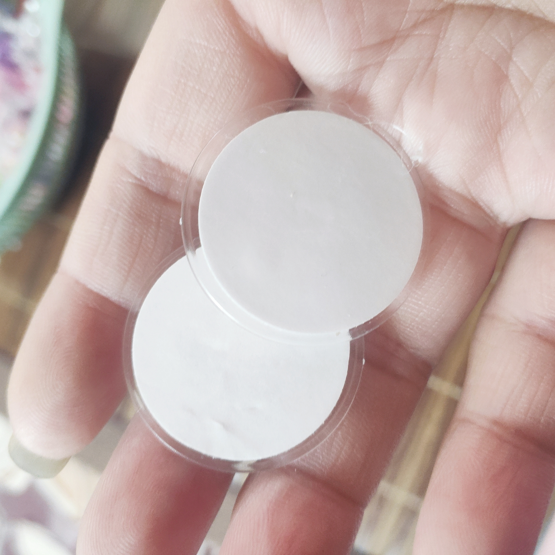 50个堵孔贴贴 硬的带背胶  可粘车上 