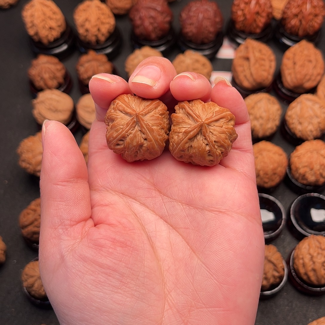 笑***笑把件文玩核桃三棱Z