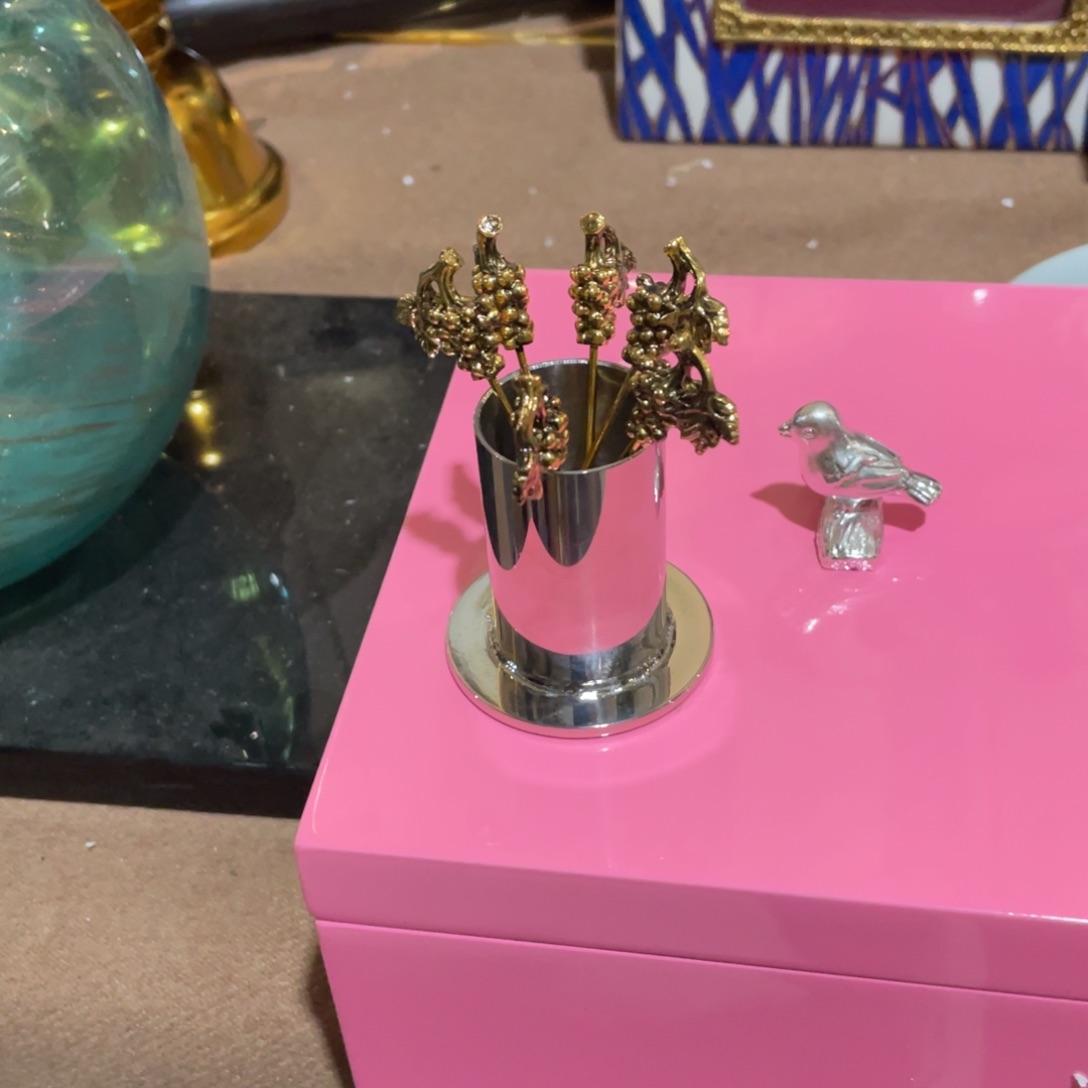 陶瓷花瓶，家居摆件。