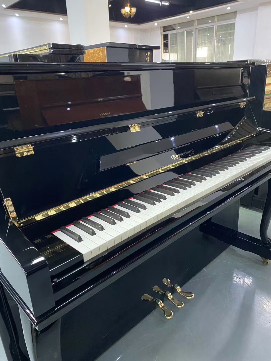 珠江 凯撒堡系列 UH118型号 高级进阶家用考级钢琴