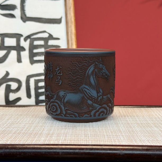 宜兴原矿紫砂紫泥主人杯粉浆刻绘龙马精神直筒品茗杯精致高端茶器