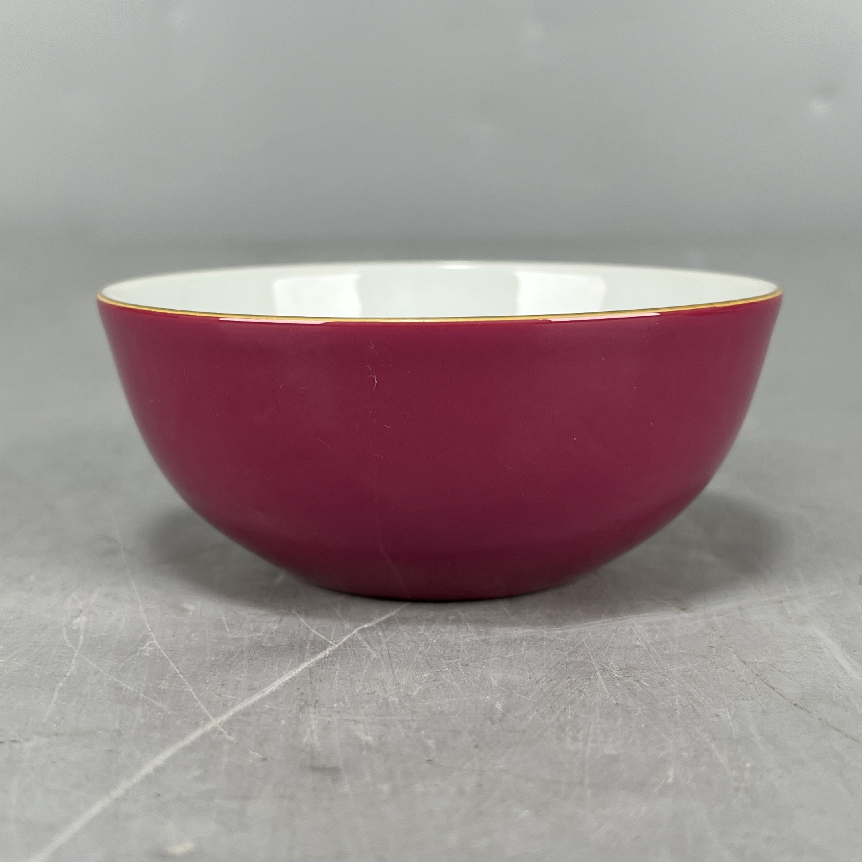 仿古瓷 仿古大清雍正年制外胭脂红内粉彩花卉纹碗