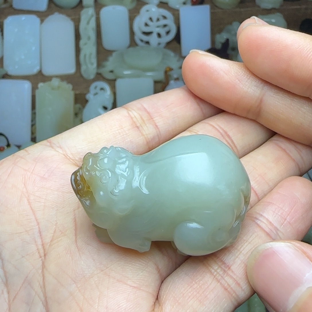 和田玉挂件未镶嵌貔貅