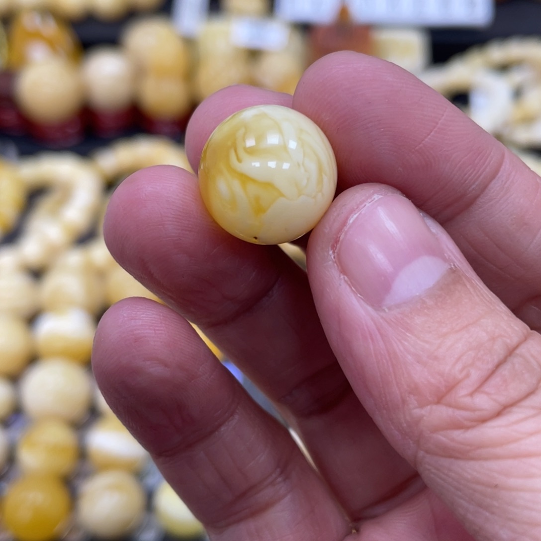琥珀珠宝奇石未镶嵌15mm瑕疵
