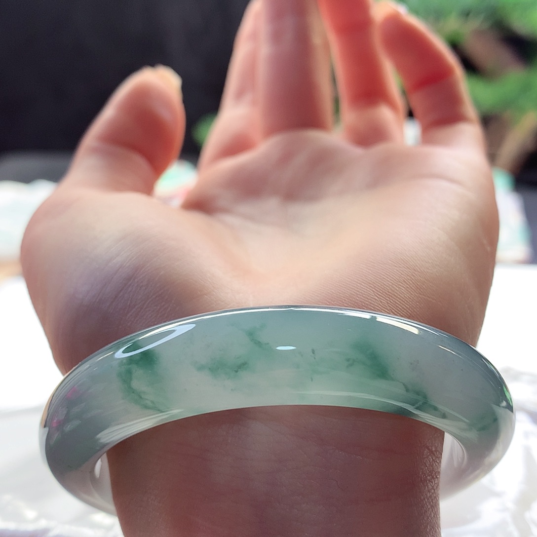 翡翠手镯未镶嵌天然翡翠55-56贯穿蓝花对比大万品质