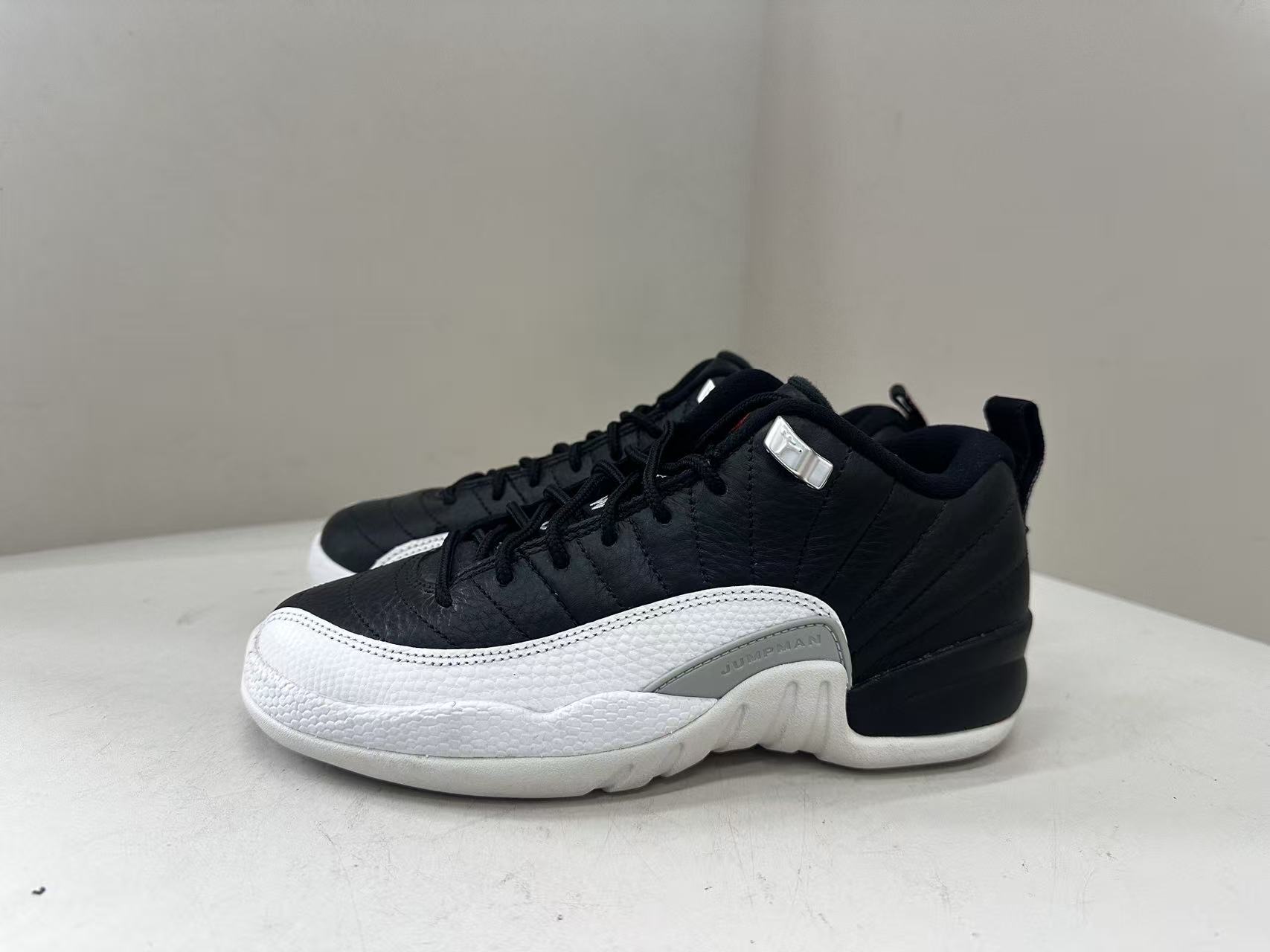 nike aj12 黑白low 经典配色板鞋 35.5码 全新原盒