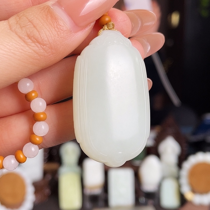 和田玉未镶嵌颈饰定制发货