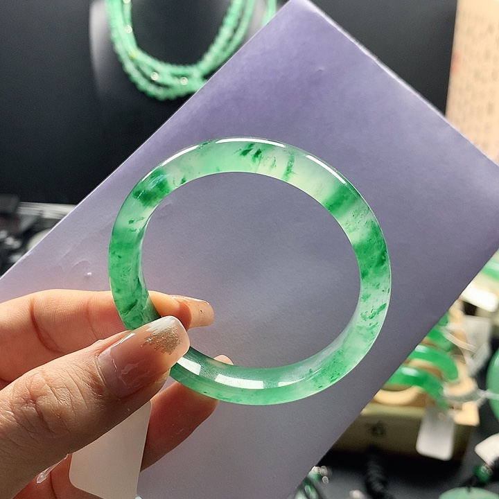 石英质玉手镯未镶嵌我***涵