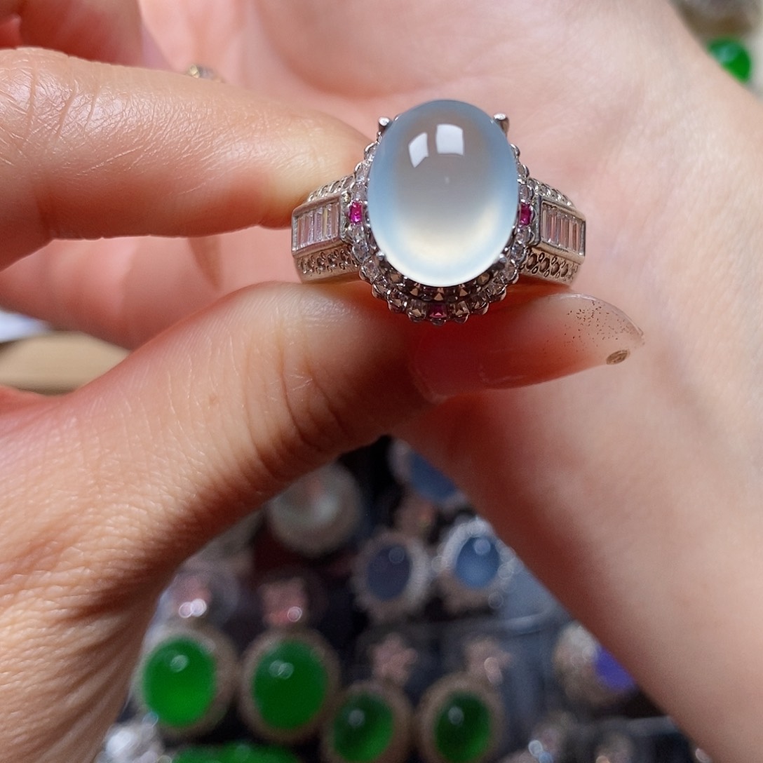 翡翠戒指未镶嵌翡翠戒指