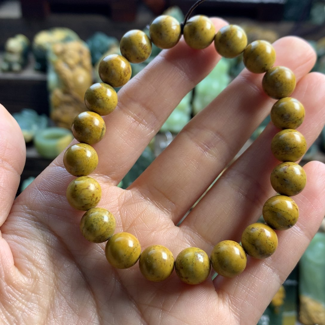 岫岩河磨玉（透闪石质玉）手把未镶嵌清**客