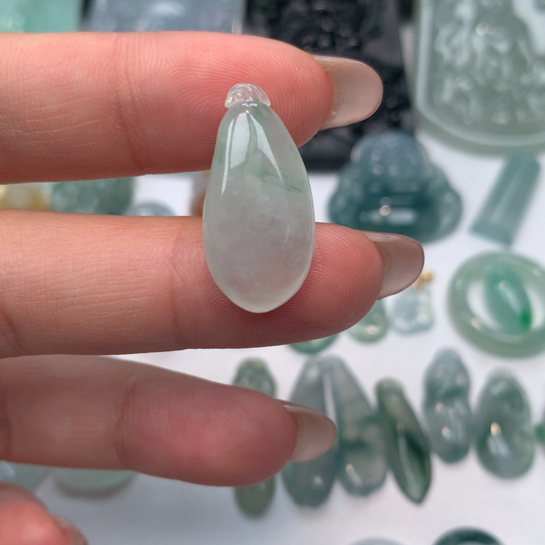 翡翠未镶嵌颈饰福瓜