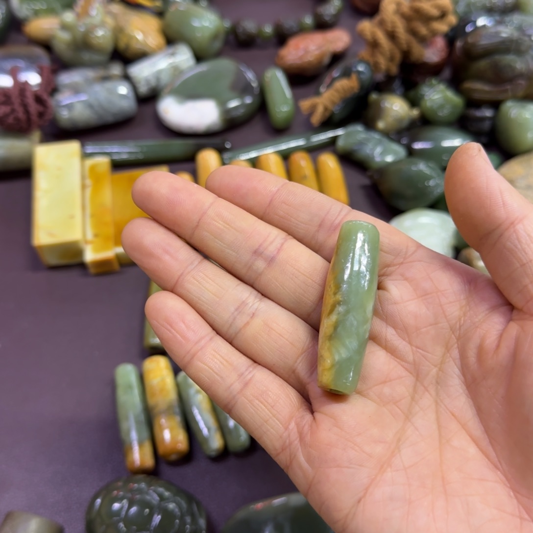 细***芬岫岩河磨玉（透闪石质玉）未镶嵌挂件