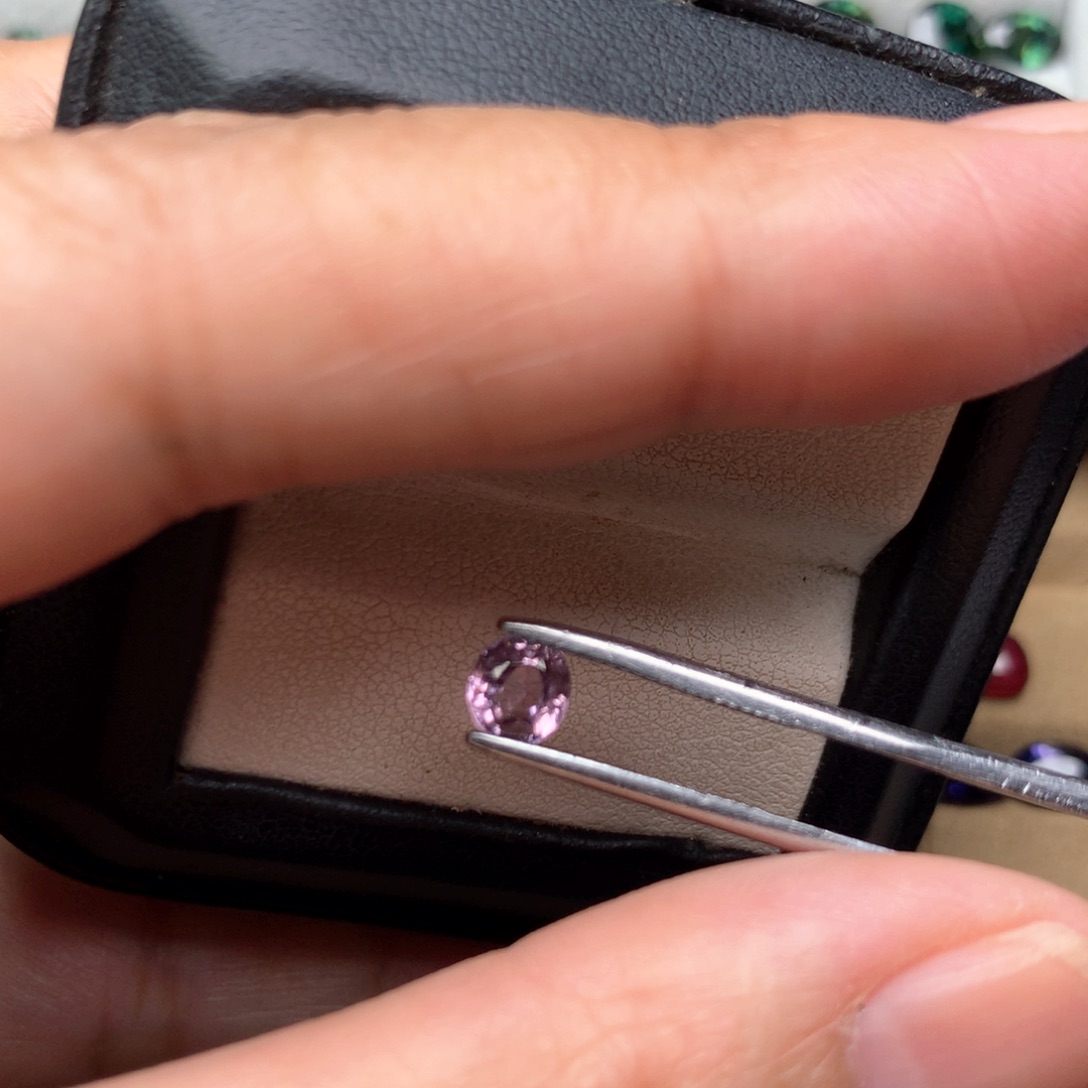 尖晶石裸石未镶嵌