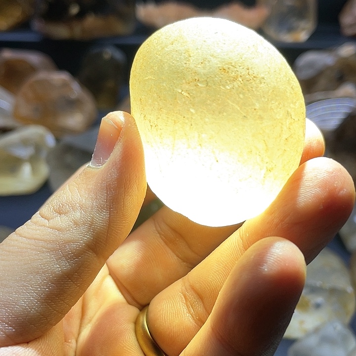 水晶手把件未镶嵌