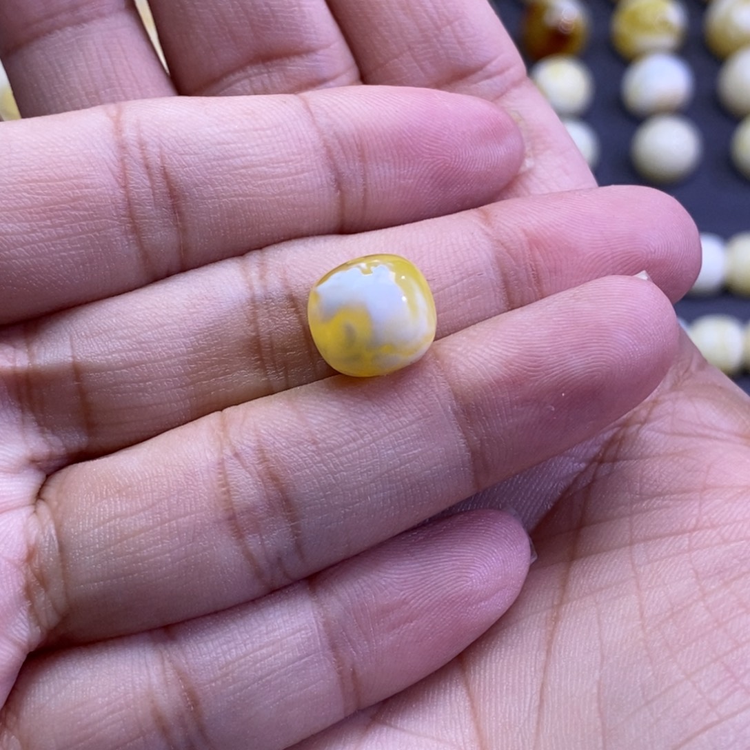 K***舞琥珀未镶嵌珠宝奇石10.5