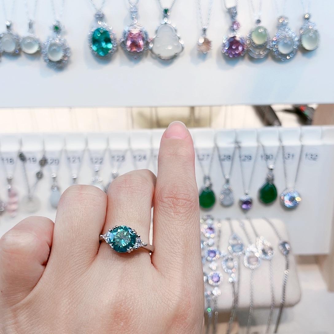 奶****水晶戒指银S925镶嵌