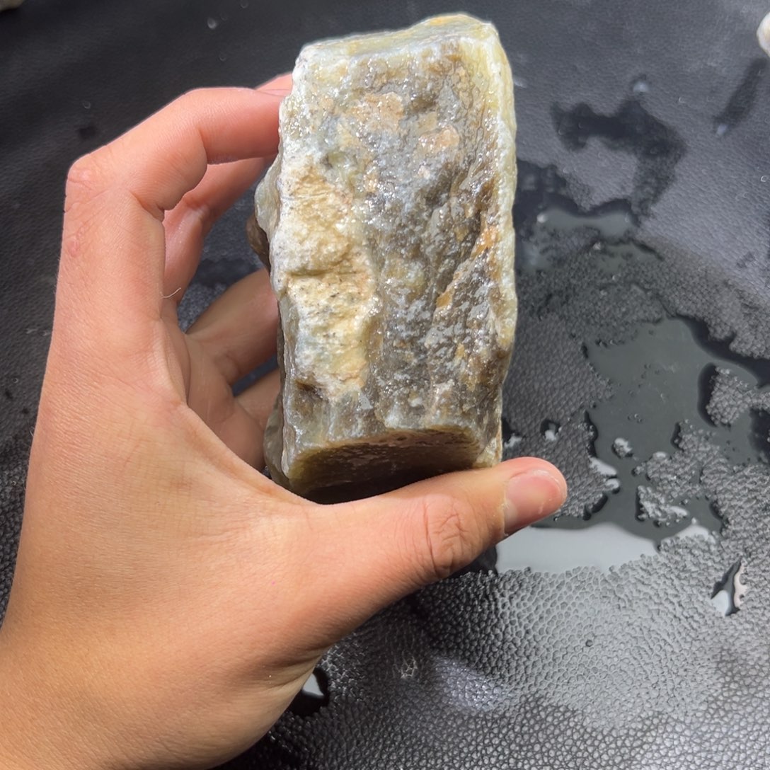 和田玉（糖玉）未镶嵌手镯