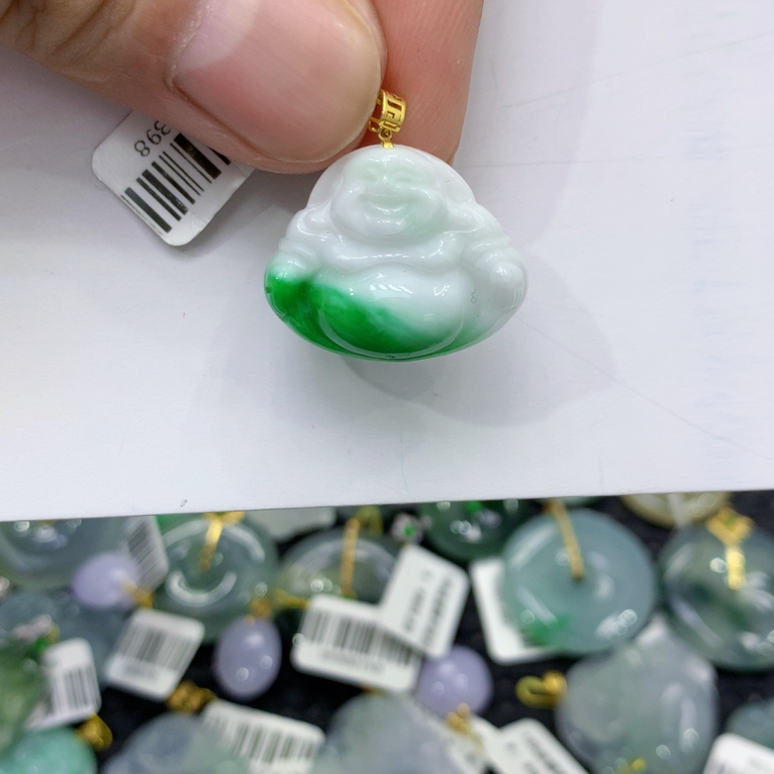 翡翠18K金镶嵌颈饰翡翠