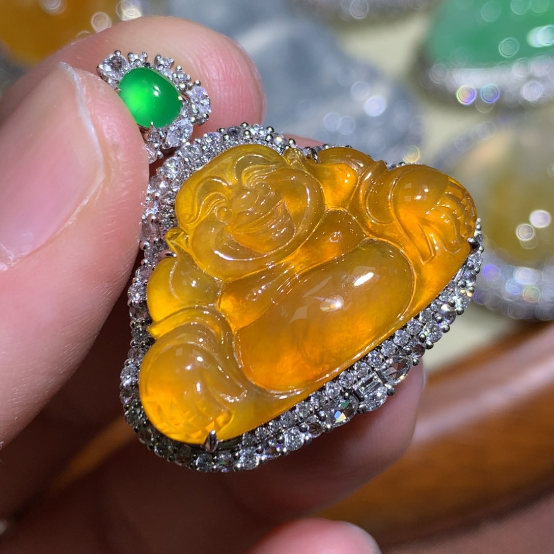 翡翠颈饰18K金镶嵌佛