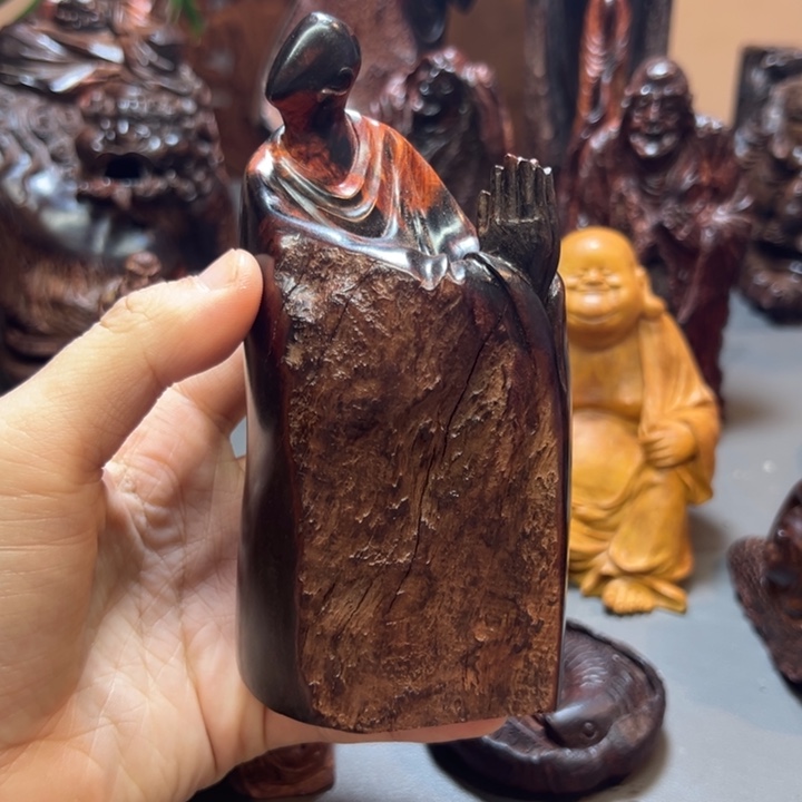 合***崔木大红酸枝无相佛摆件