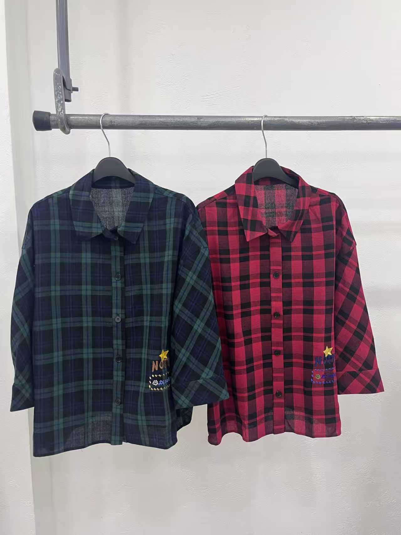 【老板娘专属】拼色格刺绣衬衫