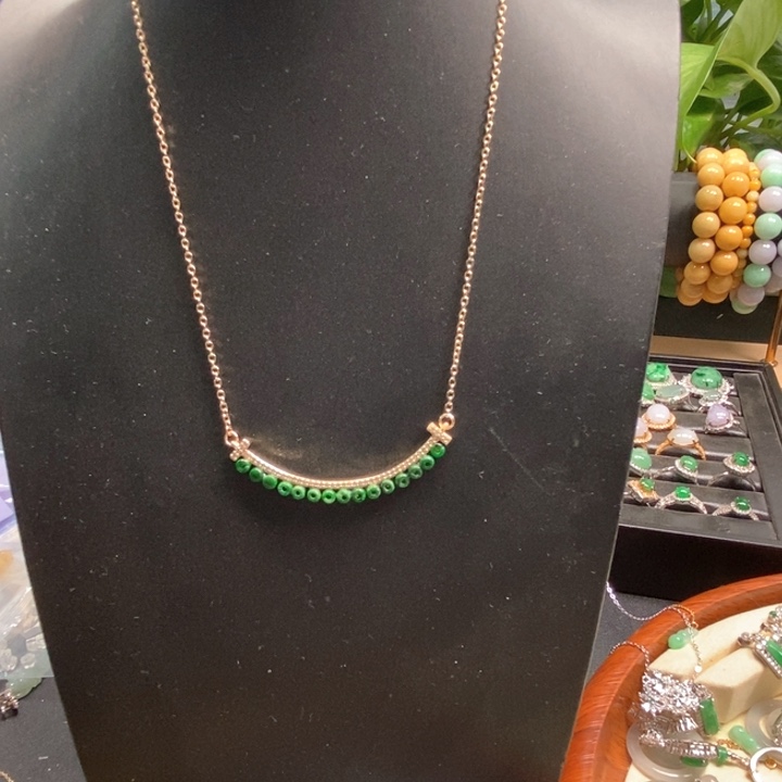 翡翠颈饰合金微笑项链
